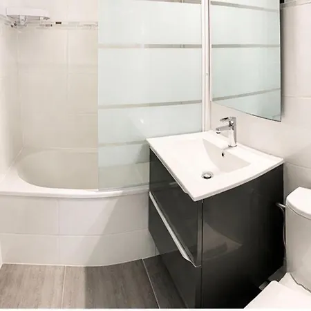 Cosy Duplex De 35m2, A 7' A Pied De La Et Du Centre, Wifi, Clim, Parking Prive, Piscines アパート